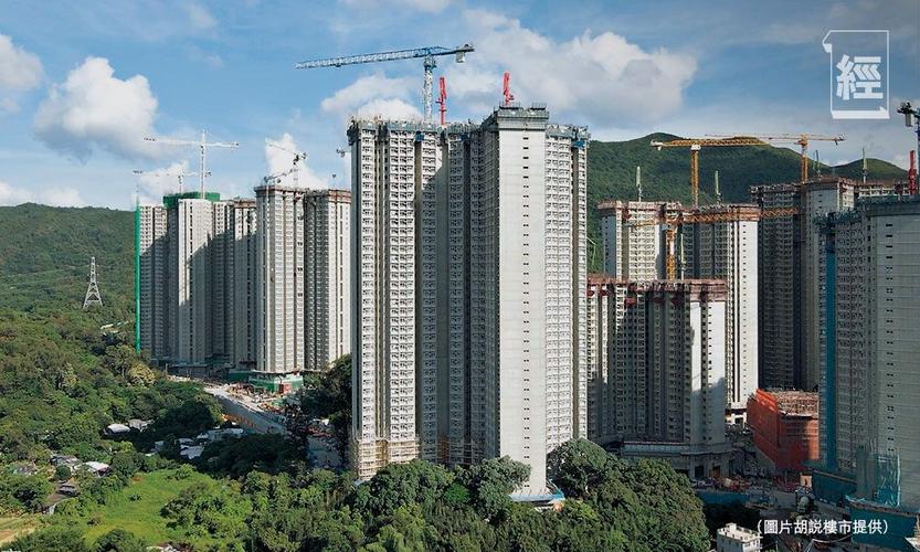 在建中的皇后山邨及山丽苑.