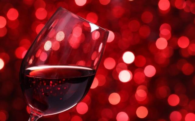 中秋请长辈喝酒,这种红酒就是"坑",行家:好红酒"长这模样"