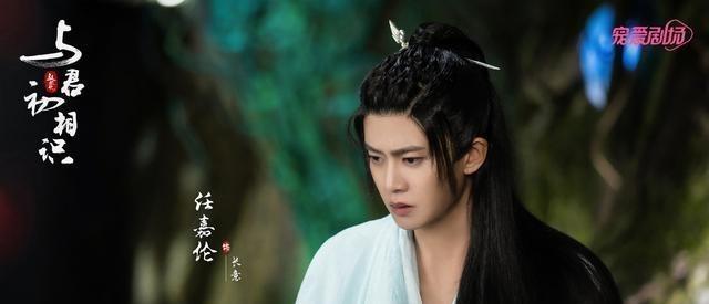 驭鲛记预告槽点多任嘉伦演人鱼身材造型被嘲还穿了肌肉服