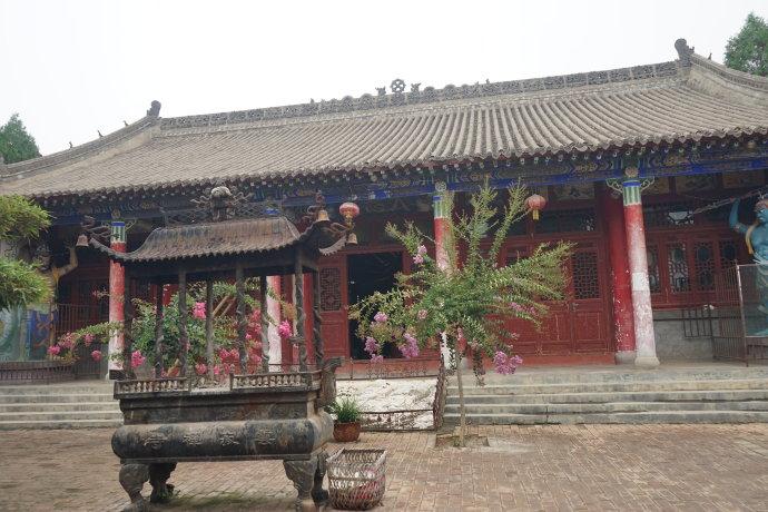 云寂寺位于陕西咸阳市永寿县(古称广寿县)甘井镇杜家硙村的一片麦地