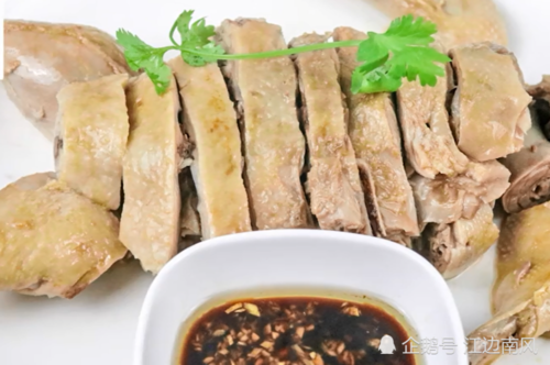 饭店大厨教你盐水鸭的做法,家传秘方,口感咸香,皮嫩肉滑无腥味