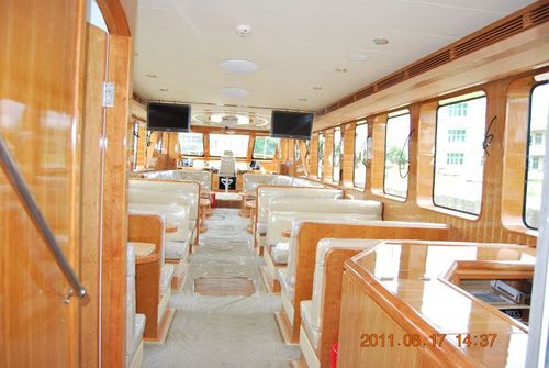 广东客船销售jl268米99座高速客船