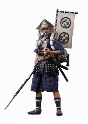 从造型上看有点像是日本古代步兵里的足轻,足轻是日本古代最低等的