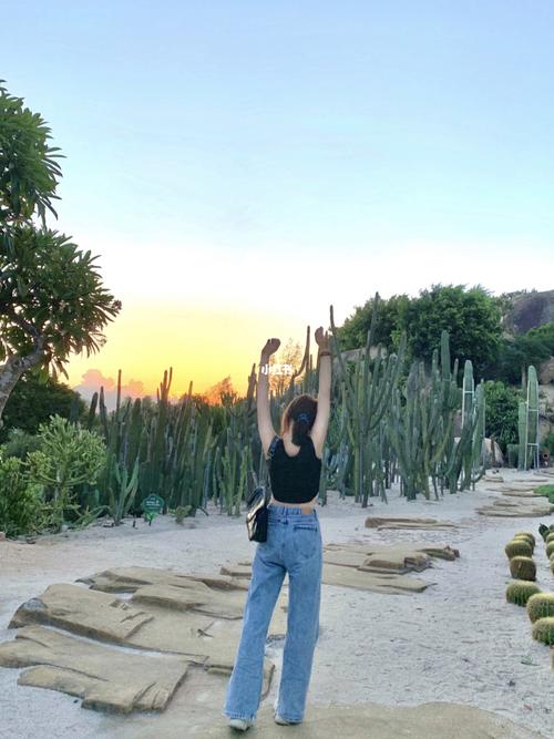 户外拍照 | 简易拍照姿势 | 夏日户外穿搭_摄影_户外