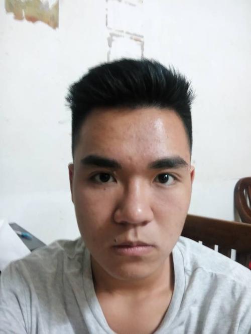   分享到:  19 分钟前  提问者采纳 亲,你属于"申"字形脸型,也