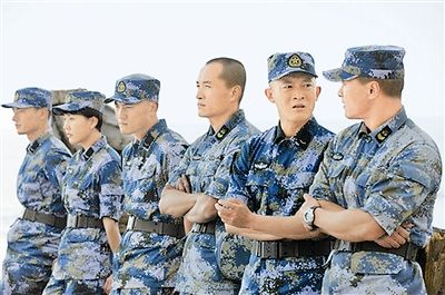 电视剧︽火蓝刀锋︾剧照在央视一套黄金时段播放的电视连续剧《火蓝