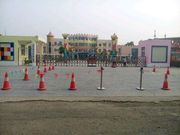 周口莲花幼儿园1是周口市重点民生工程,位于市经济开发区莲花路与五一