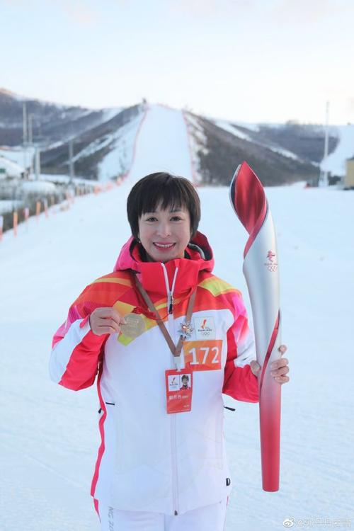 中国首位滑雪世界冠军郭丹丹很荣幸能以火炬手身份参加冬奥会