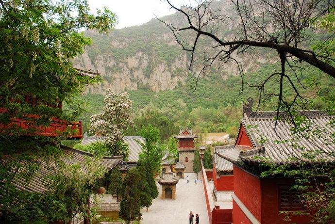 2011年5月1日巩义青龙山,康百万庄园
