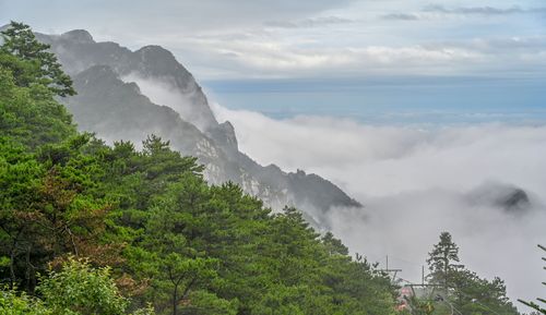 含鄱口观云海