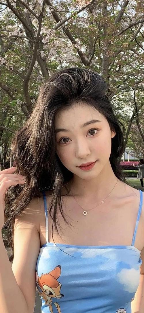 易梦玲壁纸|纯欲性感穿搭