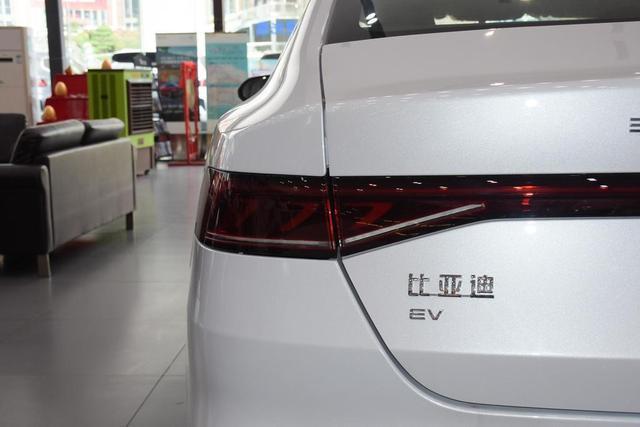 比亚迪秦plusev