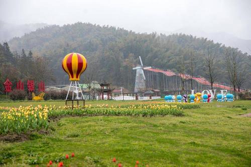 tips: 地址:南昌市湾里区太平镇九龙溪田园综合体 自驾导航:九龙溪