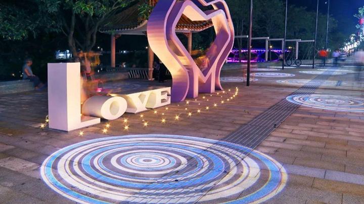 互动投影赋予展会地面新视觉艺术