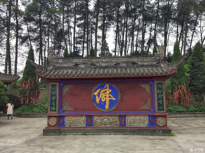 重庆长安家族看林中木鱼观殿内大佛巴南云篆寺祈福游
