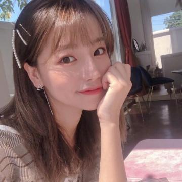 2020最火阳光开朗女生头像