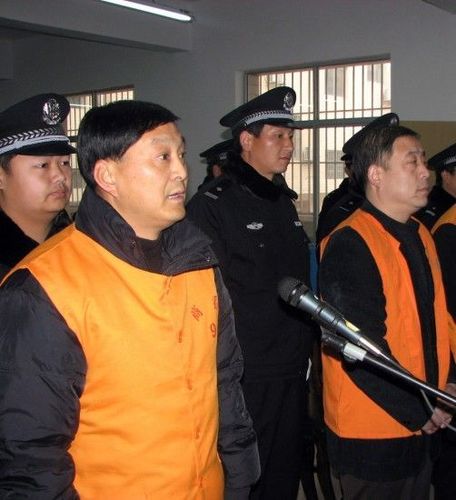 据南阳当地媒体报道,今年15岁的名叫宣云波的男孩是一个勤奋的男孩