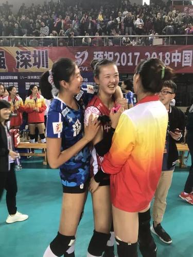 女排中这两人,关系好的实在不一般
