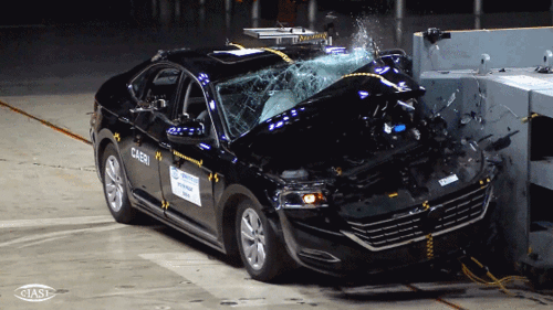 帕萨特再碰撞,中保研给好评?聊聊"应试车"那些事儿