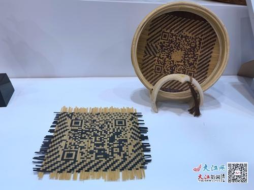 文博会上的江西网红非遗传承人编织的二维码真能用