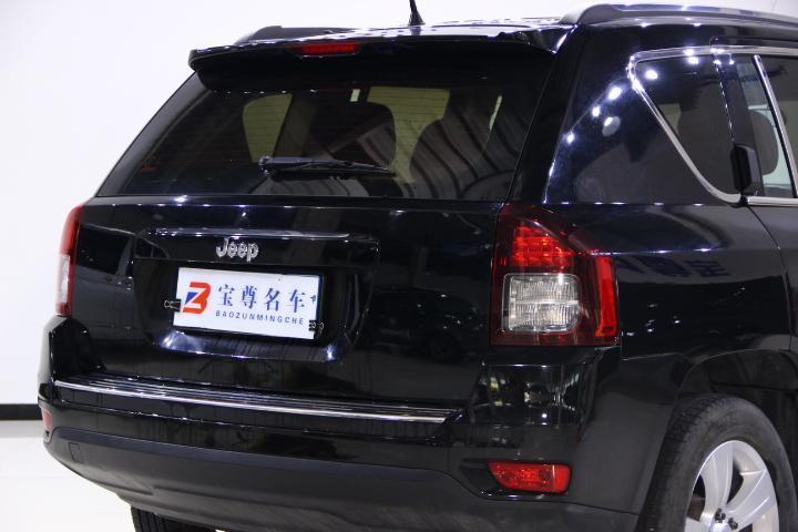 【石家庄】2014年2月 jeep 指南者 2.0l 两驱运动版 黑色 手自一体