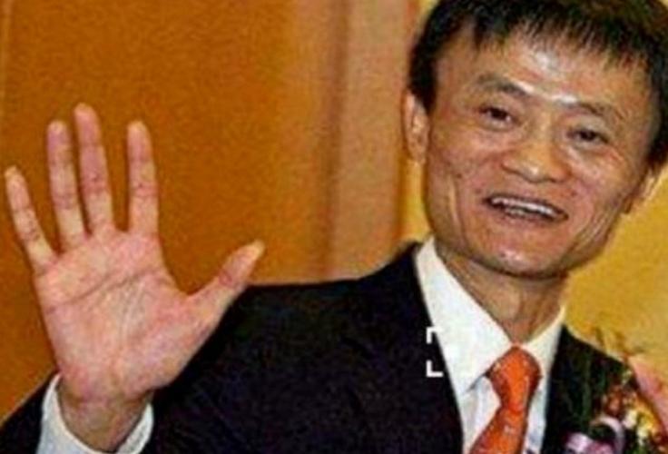 尽管白手起家,但是通过自己的努力终究能够获得巨大的财富,也是很有