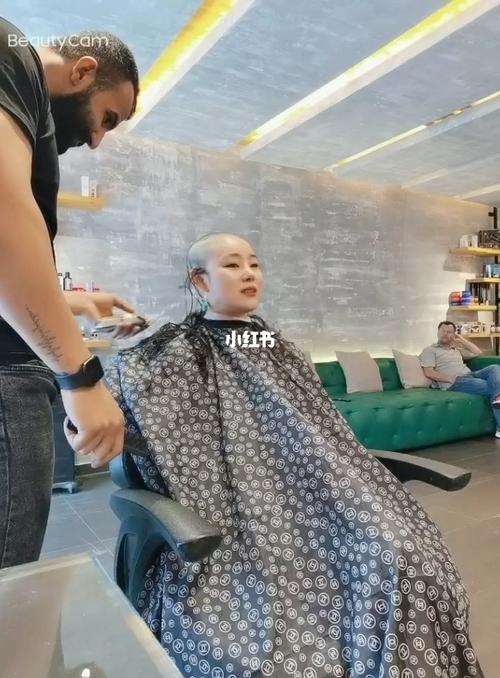 剃光头过程_剃光头_时尚_发型