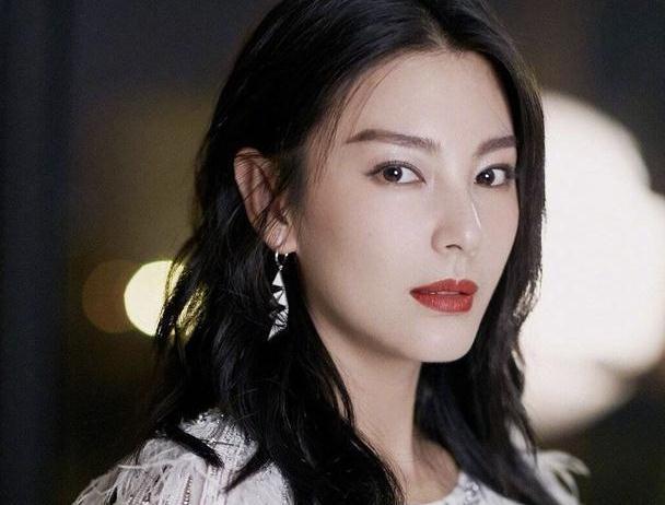 《乘风破浪的姐姐》张雨绮:霸气的背后有一颗柔软的心