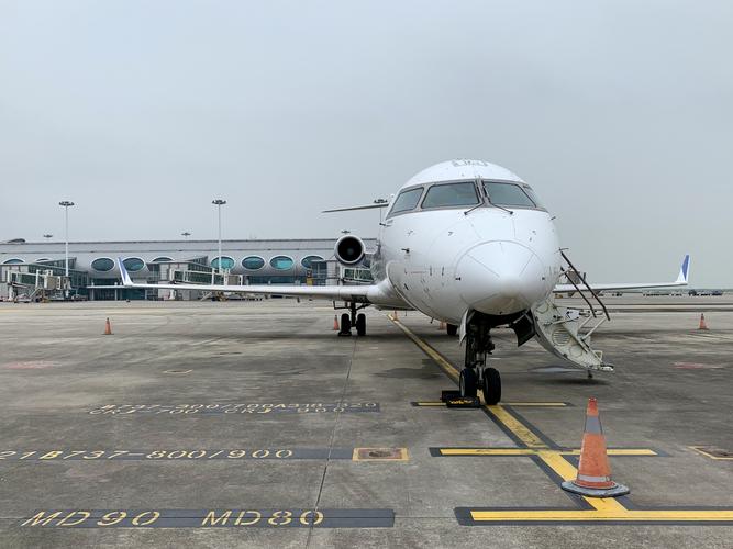 【华夏航空】crj900 g52633 重庆江北-黔江武陵山 #内场拍机高质量图