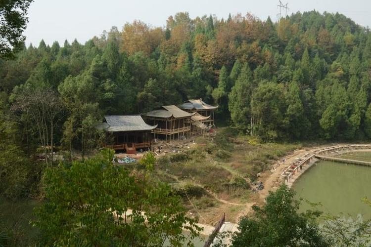 慈利县三官寺土家族乡罗潭村召开创建百岁健康村启动大会