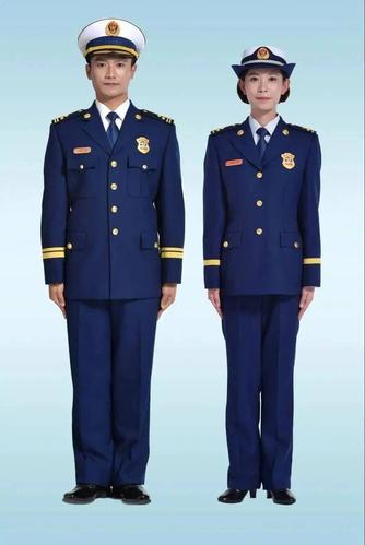 禁止套娃!假消防员穿着假制服向你兜售假的消防产品