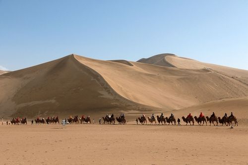 敦煌旅游持续升温