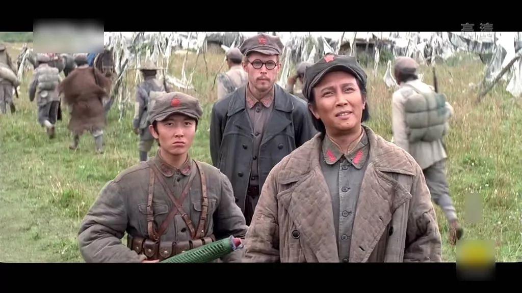 尤其是在电视剧《长征》中,唐国强与陈道明担纲红蓝方主角,两位实力