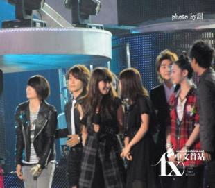 圭贤尼坤始源厉旭周觅exo鹿晗利特 宋茜与至亲好友私密照(组图)