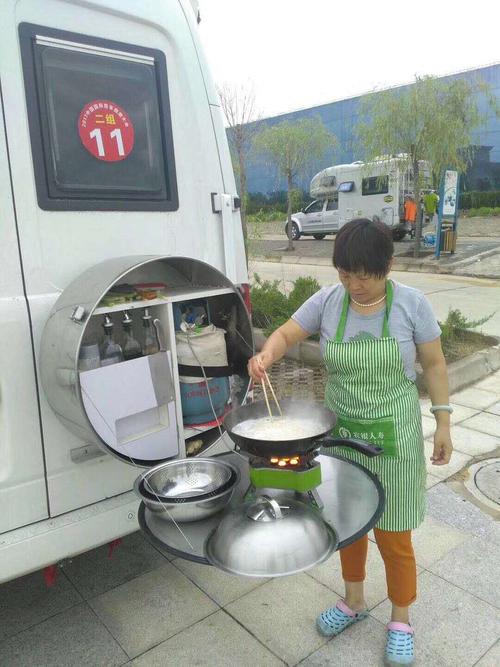 逸风房车外置外挂备胎式厨房