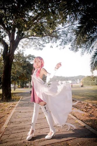 罪恶王冠楪祈cos 可爱小美女