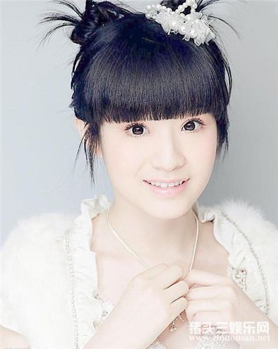 中国第一个网络签约歌手香香个人资料简介