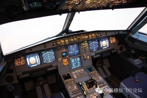 【下图】空客a300/310驾驶舱,注意该机型为老式机电仪表,为空中客车
