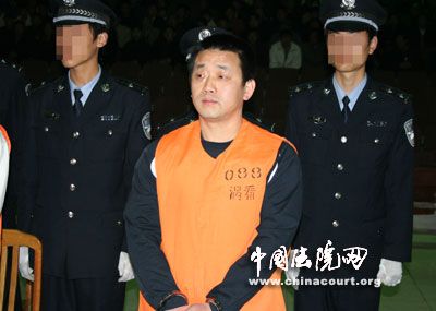 安徽亳州开审恶势力团伙案11人受审(组图)