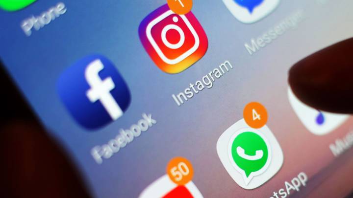 teenage girl electrocuted in the bath after charging phone