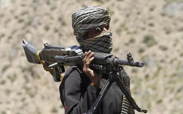 塔利班武装武器来源属于多样化模式,主要武器装备基本都是轻武器,包括