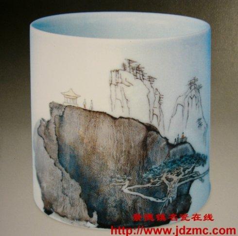 王锡良1959年被景德镇市人民政府首批授予"陶瓷美术家",1979年被轻