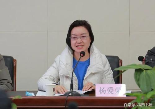 辉县市文联主席杨爱荣讲到,文艺需要引领,特别是乡村振兴中的文化振兴