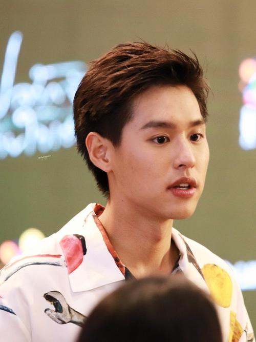 马群耀帅照盘点楼