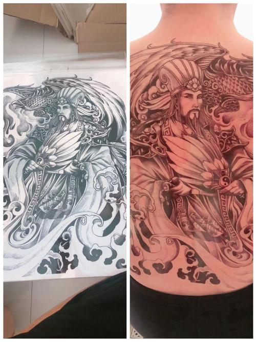 满背纹身,30一款