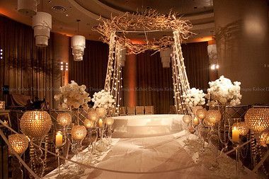 梦幻风格的室内婚礼舞台布置图片
