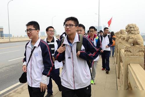 全国高中排名出炉,衡水中学只排第二名?榜首让人服气