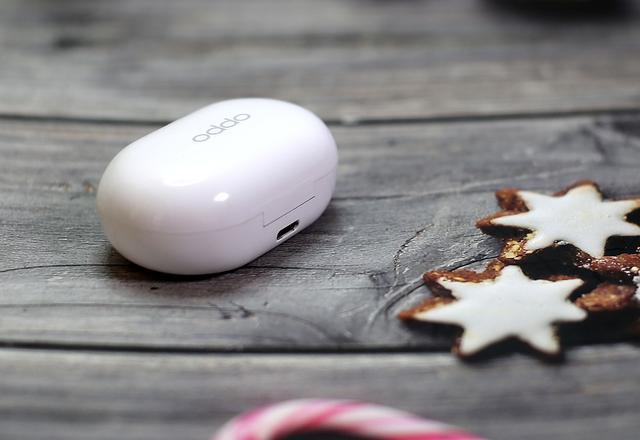 豆状设计定位亲民oppoencow31灵动版真无线蓝牙耳机