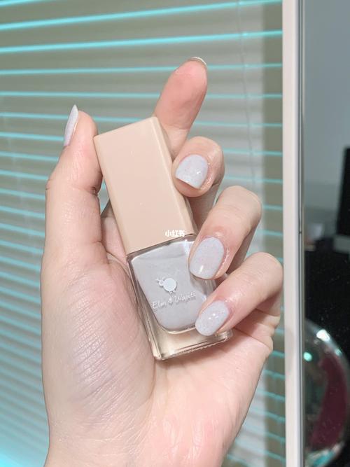 好美的蛋壳甲!好特别!_指甲油_显白_最显白的指甲油