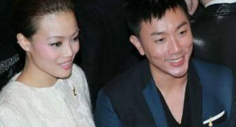 容祖儿挥着翅膀飞向爱